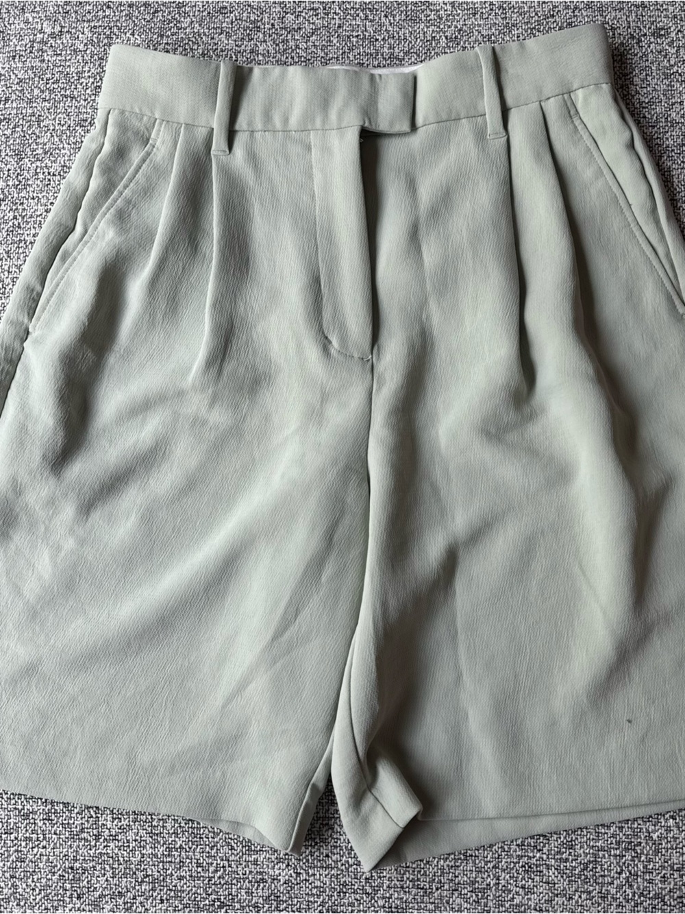 Wilfred Sage Green Tailored High-Rise Shorts - Effortless